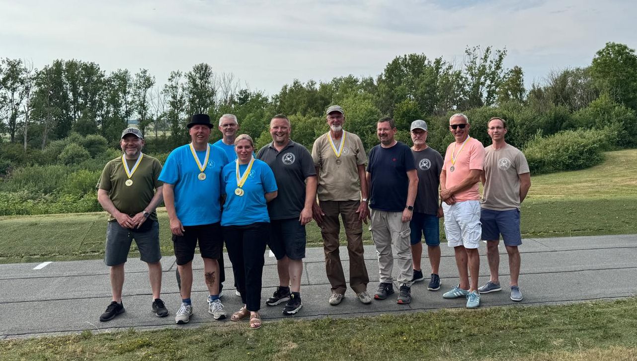 Das Bild zeigt von links: Pfaffenroth A., Wesnick C., Knight K., Wesnick J., Mysliwiec S., Lasar U., Pinkert U., Mier F., Schneider A., Litkin R.
